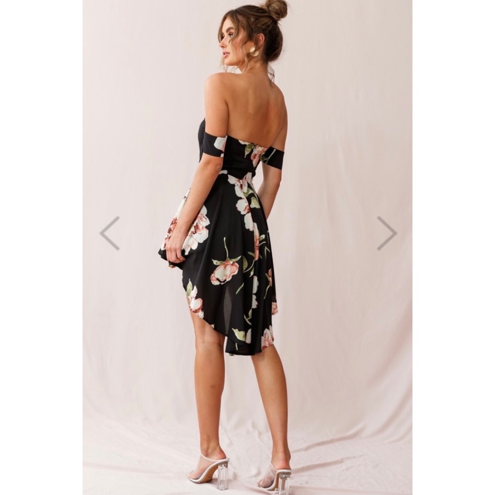 XS Selfie Leslie Floral Romper - Picture 3 of 11